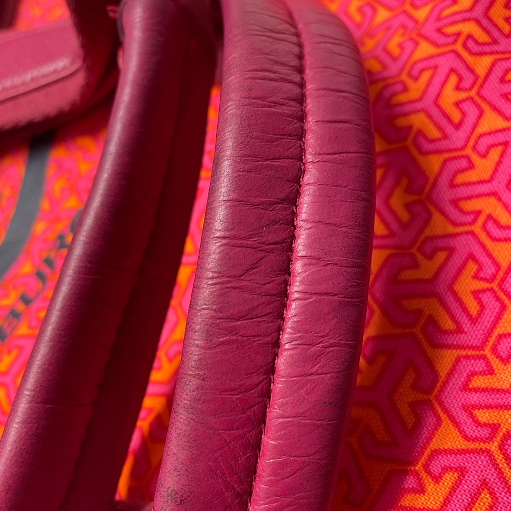 Tory Burch Magenta Bag - Picture 2 of 9